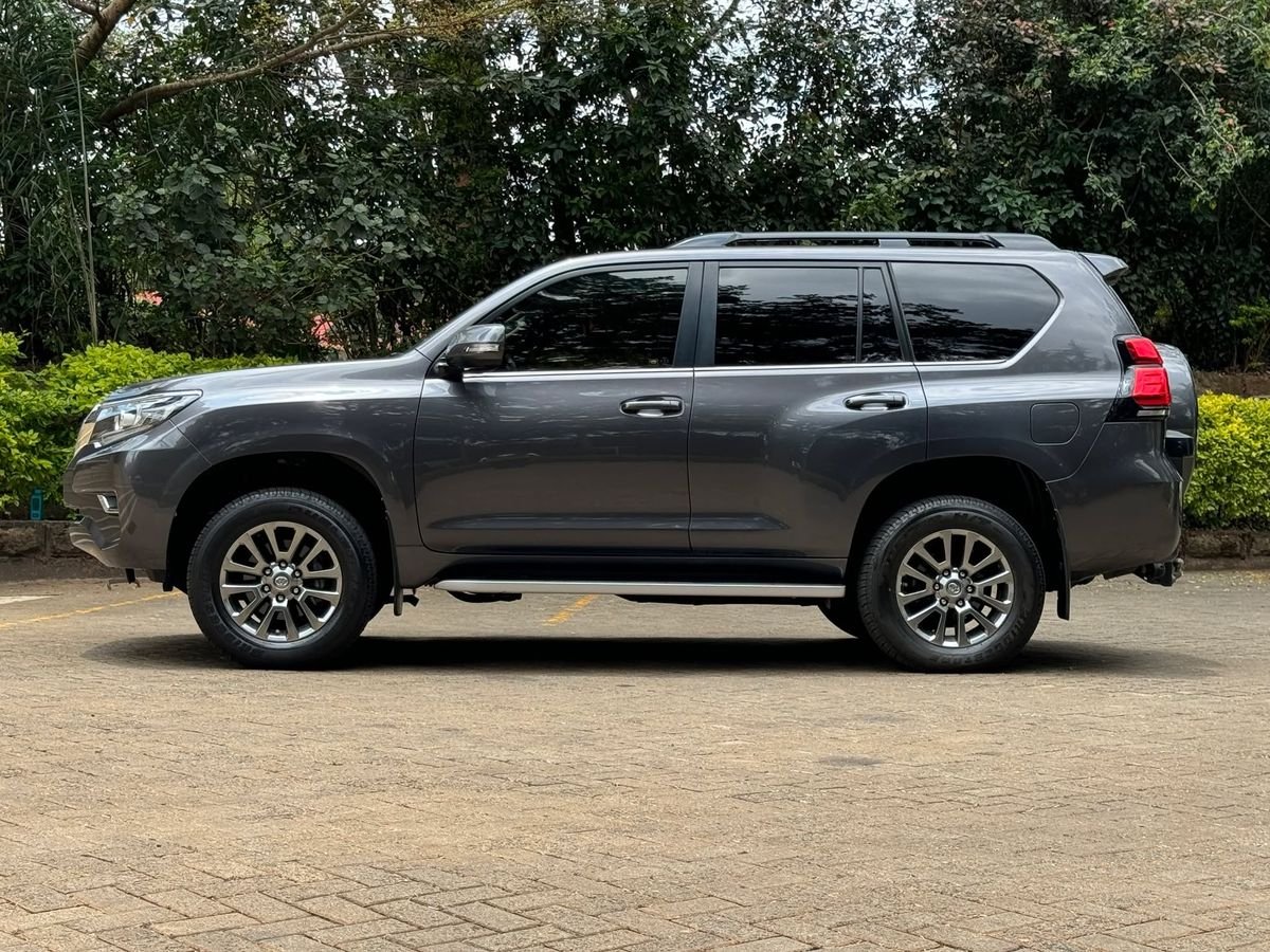 Best Roads in Rwanda: A Driver's Guide to the Most Scenic Routes - Kigali Rent Car Blog