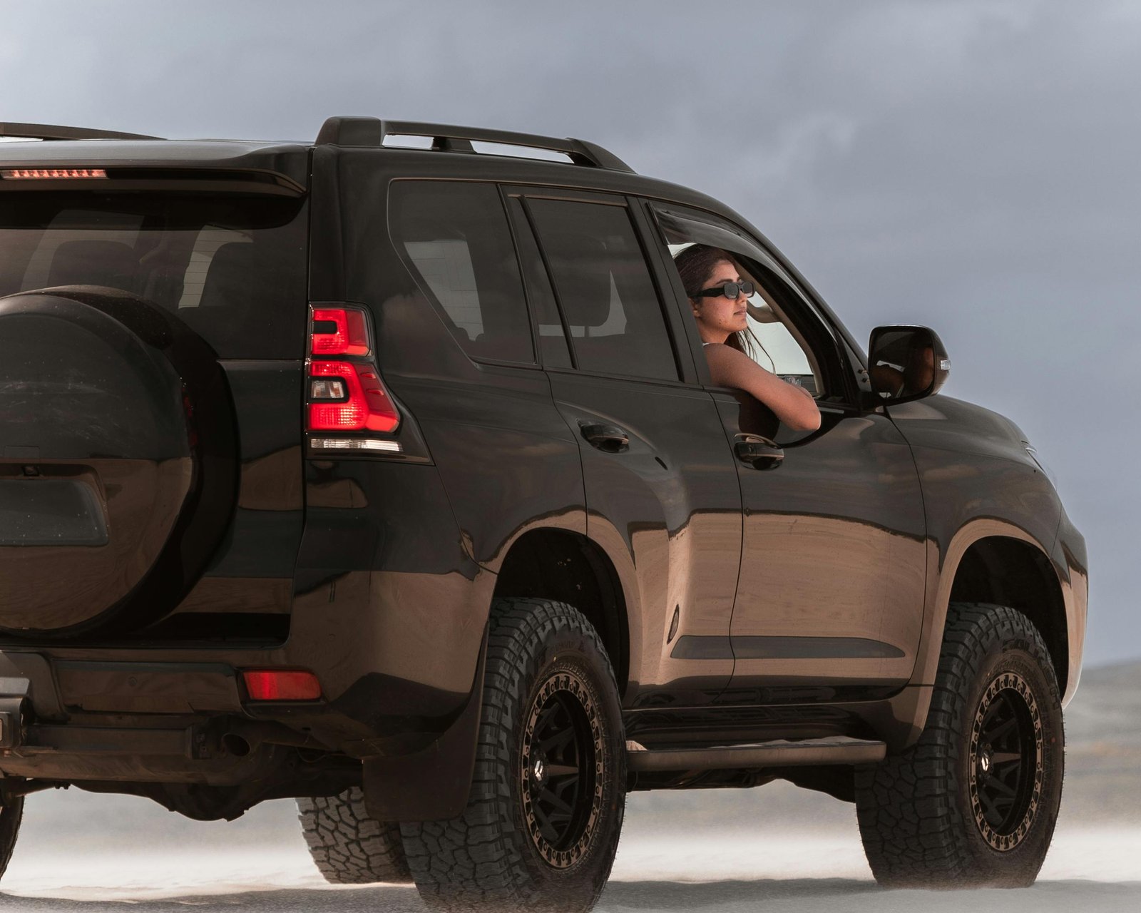 Toyota Land Cruiser photo 3